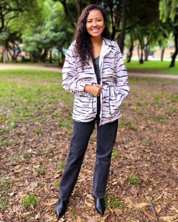 Chaqueta OPALO zebra 20% OFF - Imagen 2